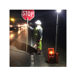 Flagger-light-at-night-with-flagger